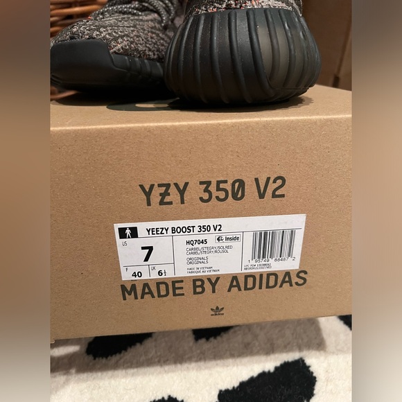 COPY - Yeezy boost 350 V2 carbon beluga shoes excellent authentic w/box size 7
